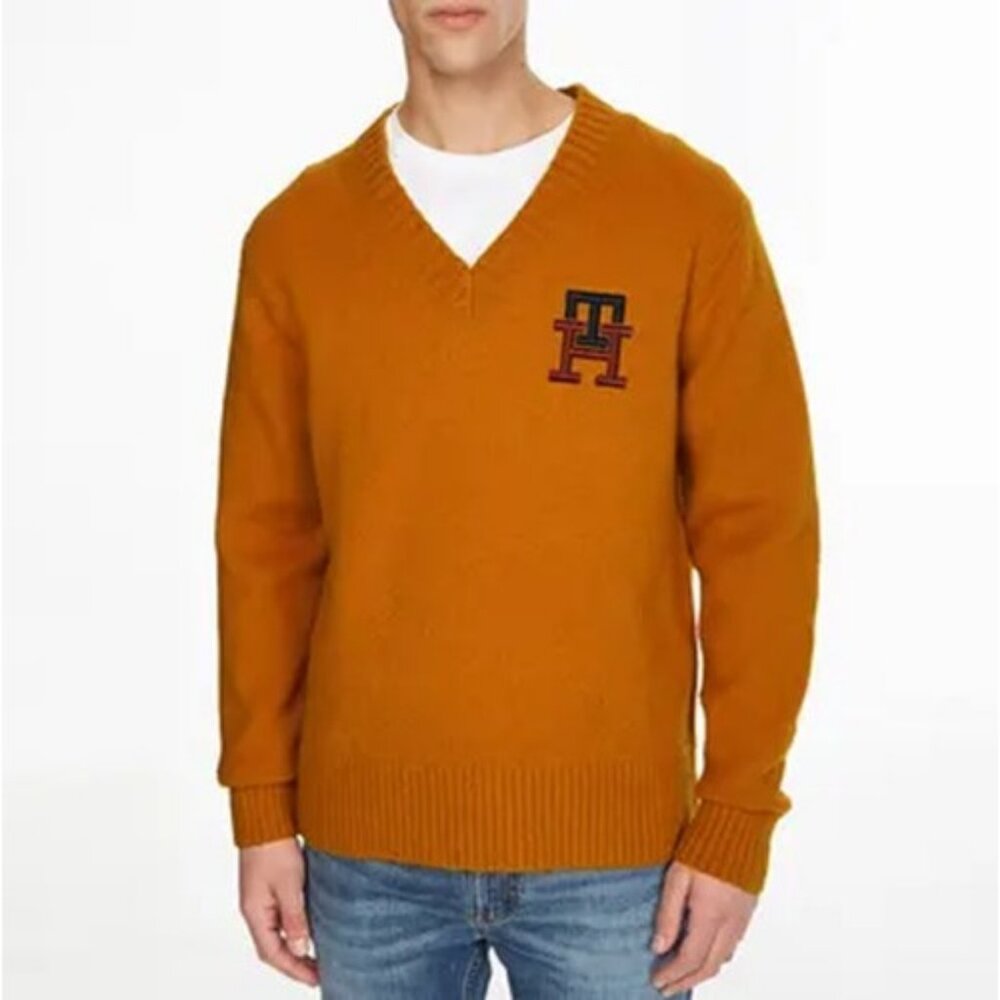 Tommy Hilfiger Men's XL Gold  100% Cotton V-Neck Knit Sweater With Logo NEW
